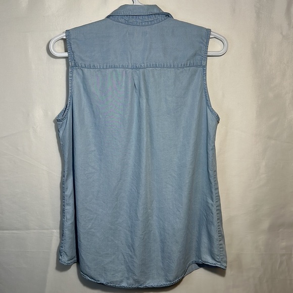 Croft and Barrow Button down Tank Size M Blue - Picture 2 of 6